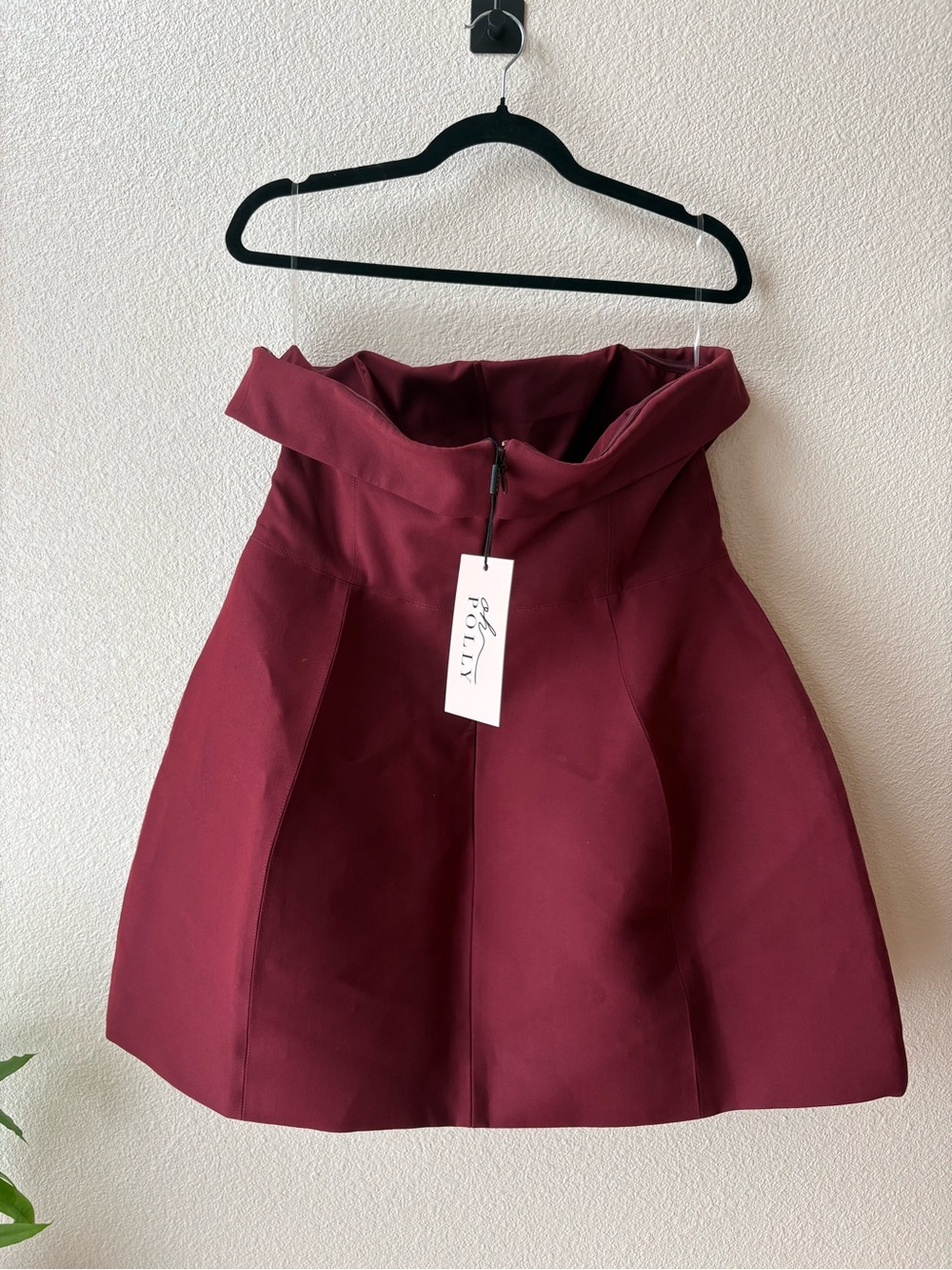 Oh Polly Structured Strapless Mini Dress in Burgundy - Picture 5 of 5